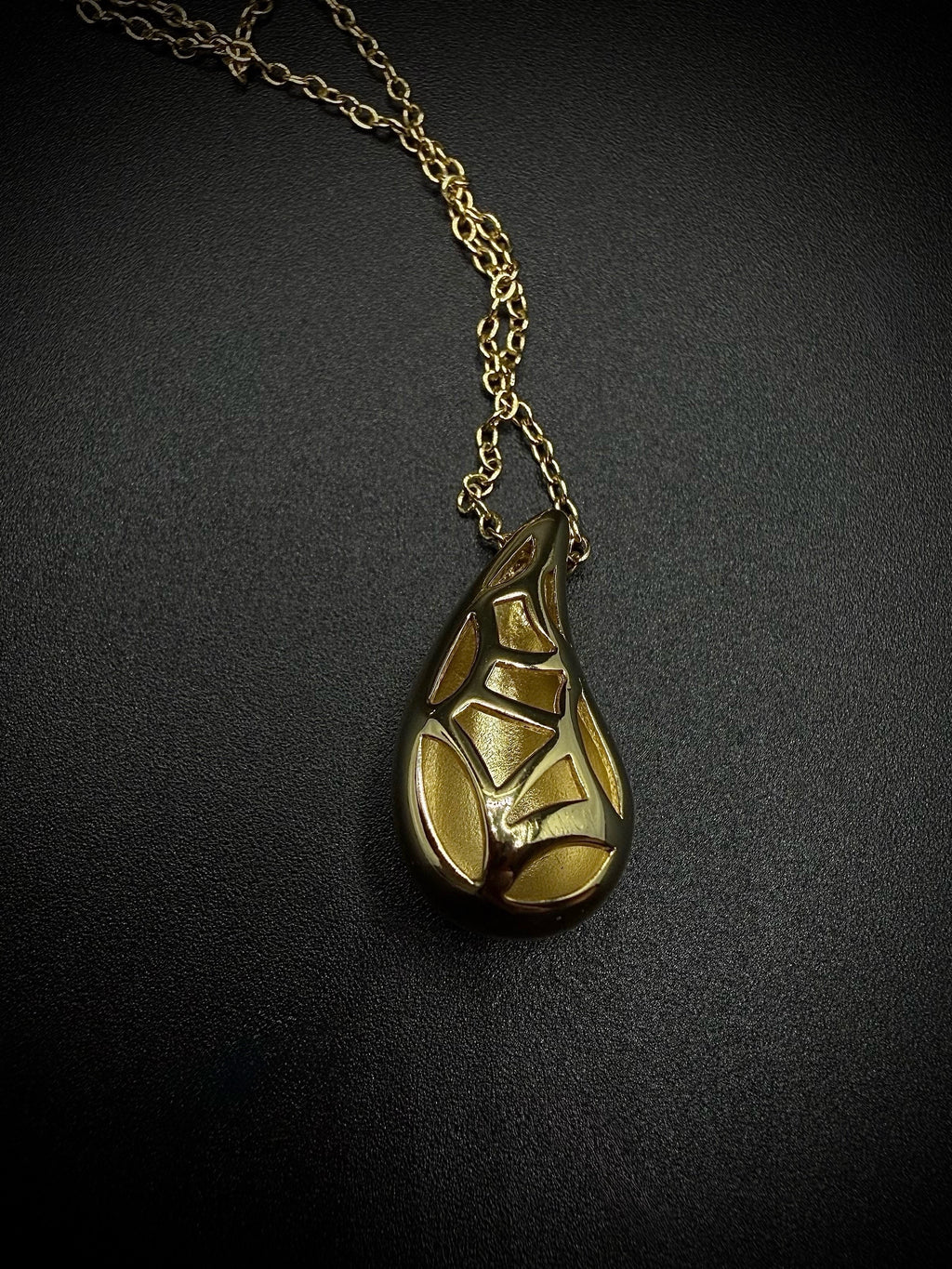 Teardrop necklace