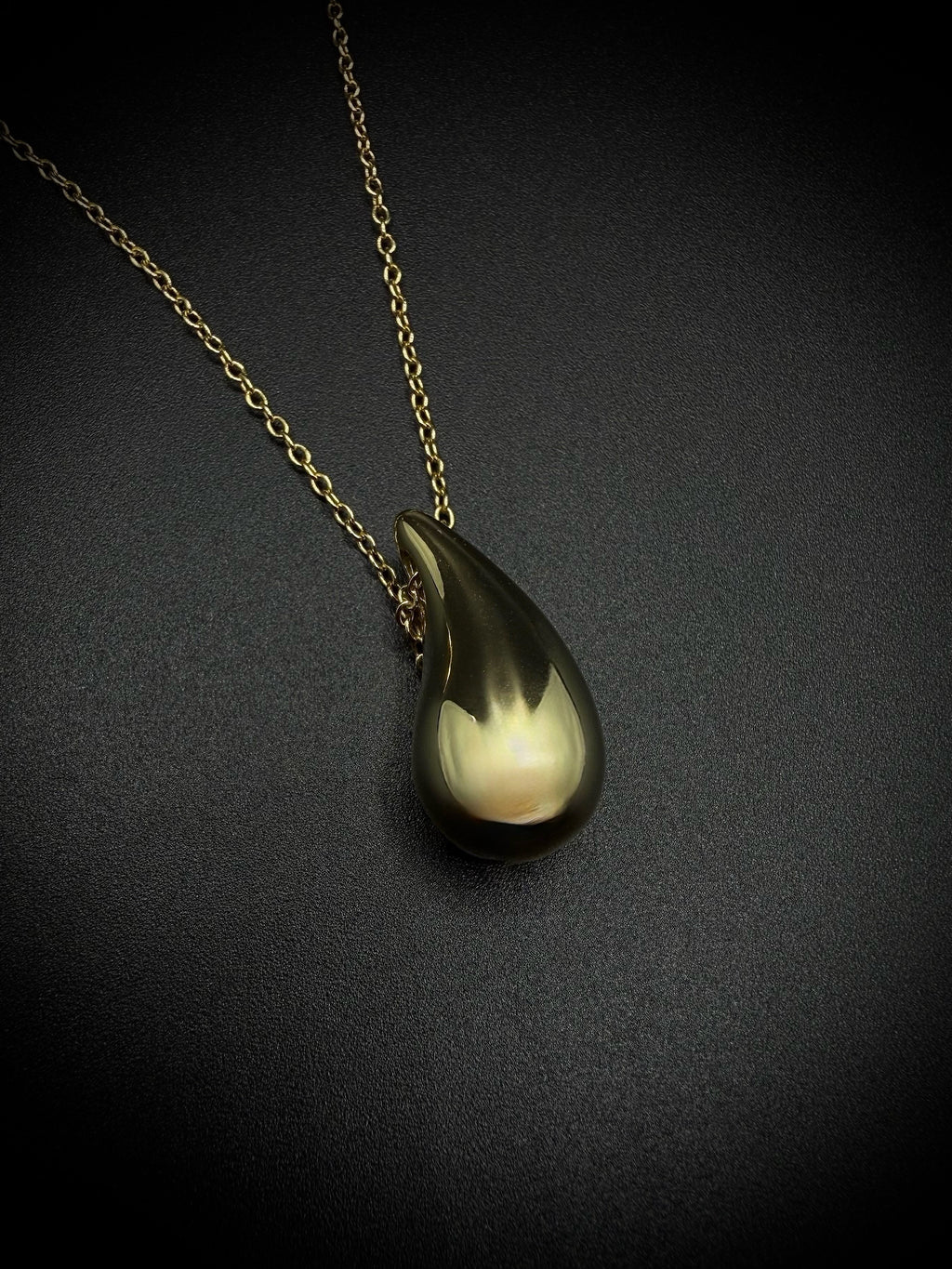 Teardrop necklace
