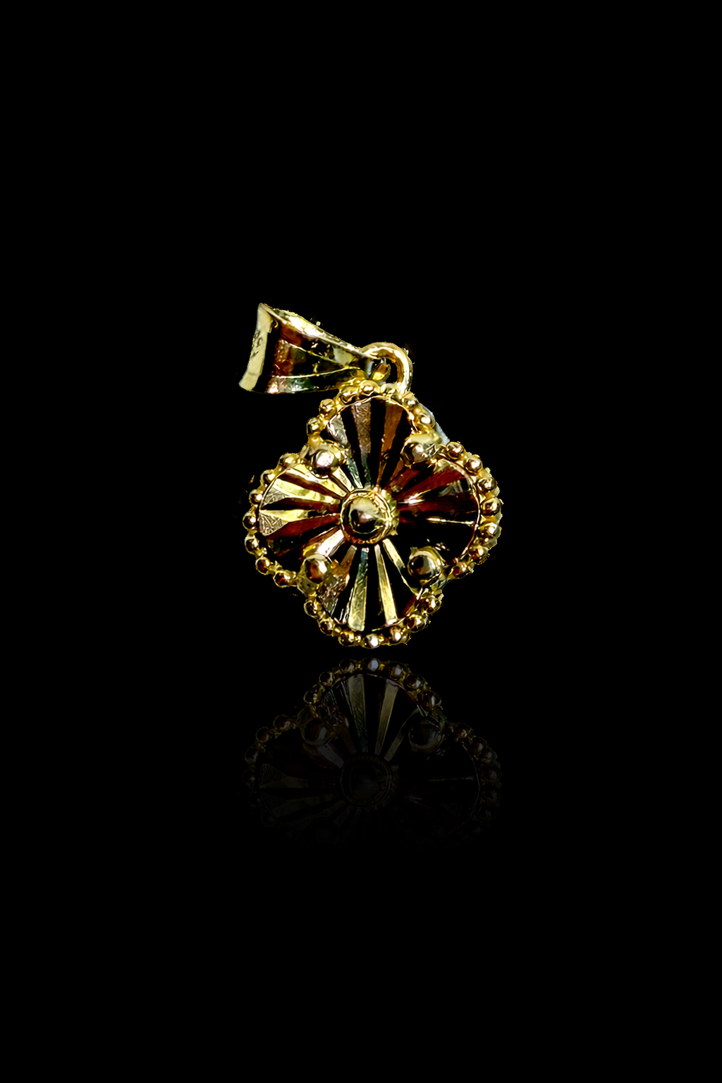 Real Gold Flower Pendant – Elegant Fine Jewelry