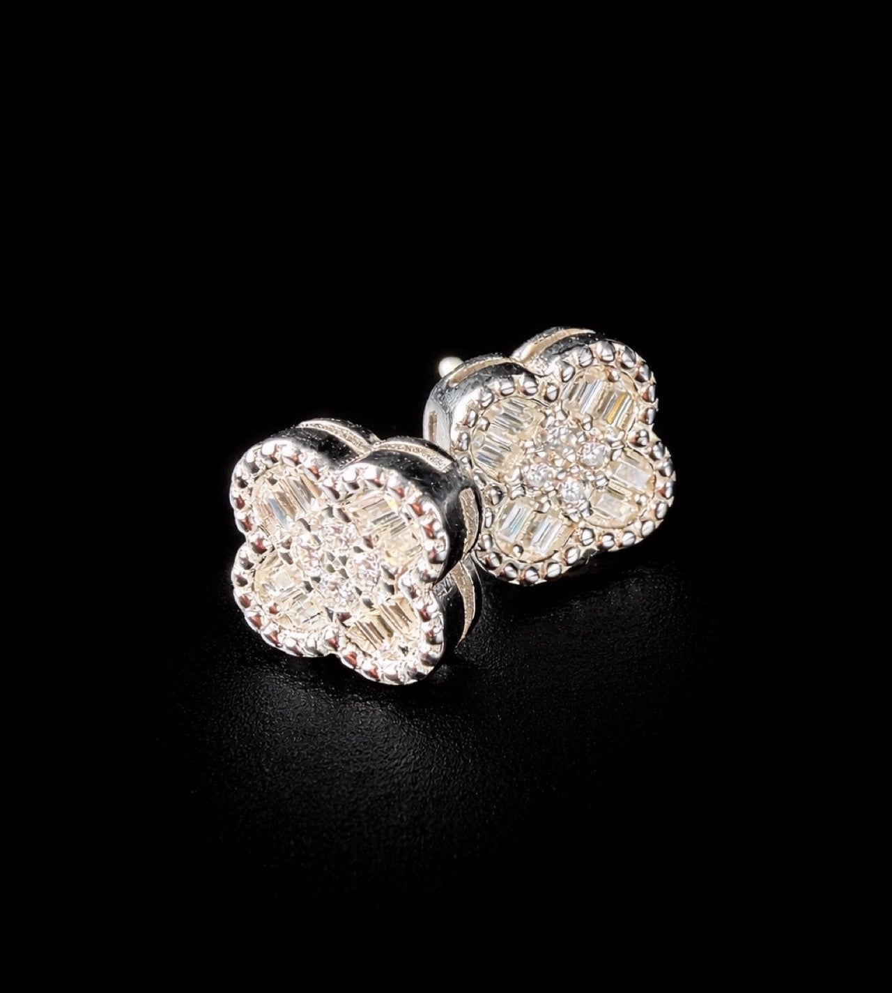 Luxe Clover Earrings – Moissanite | 925 Sterling Silver