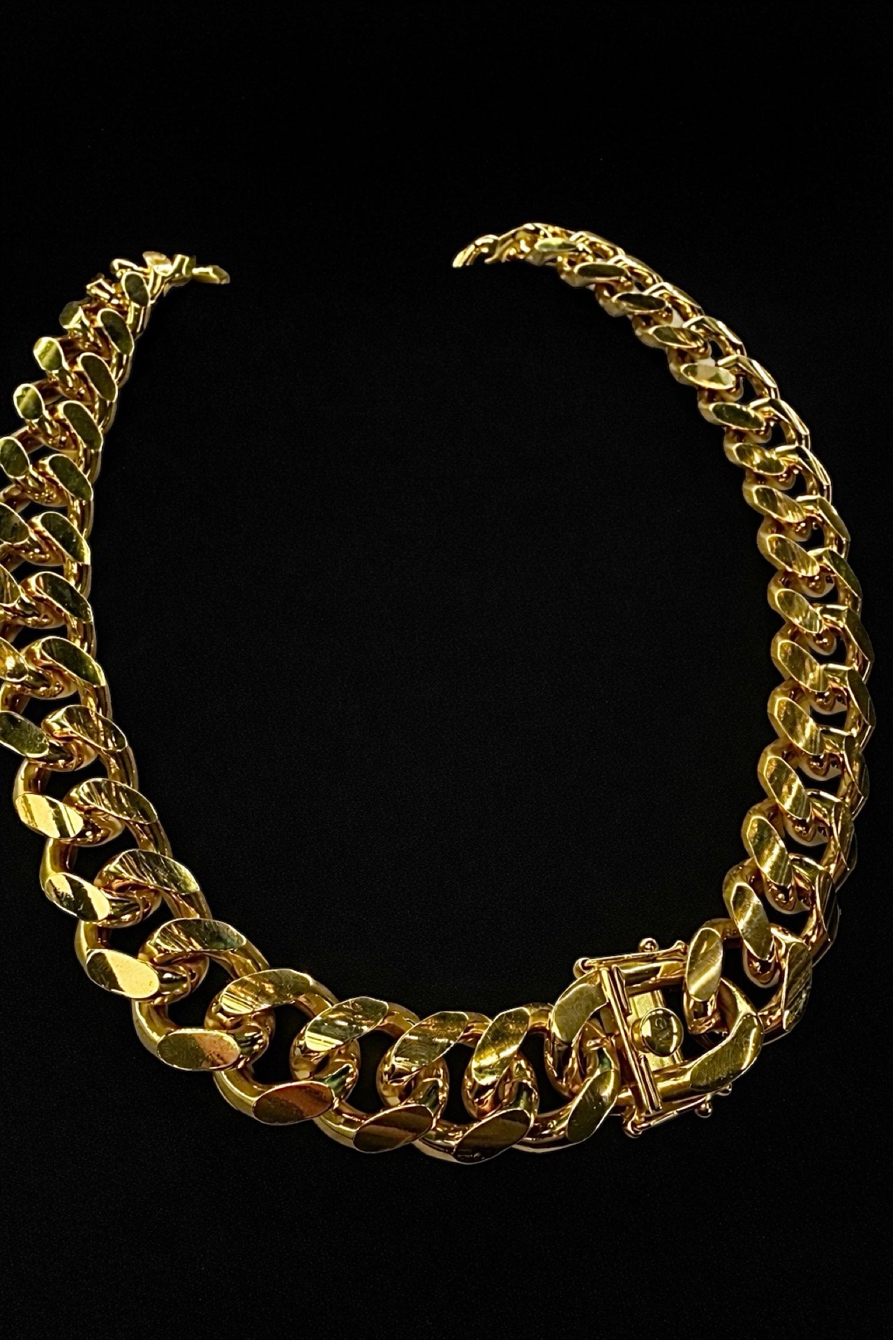 Elite Heavy Cuban Link Chain – Gold Statement Edition